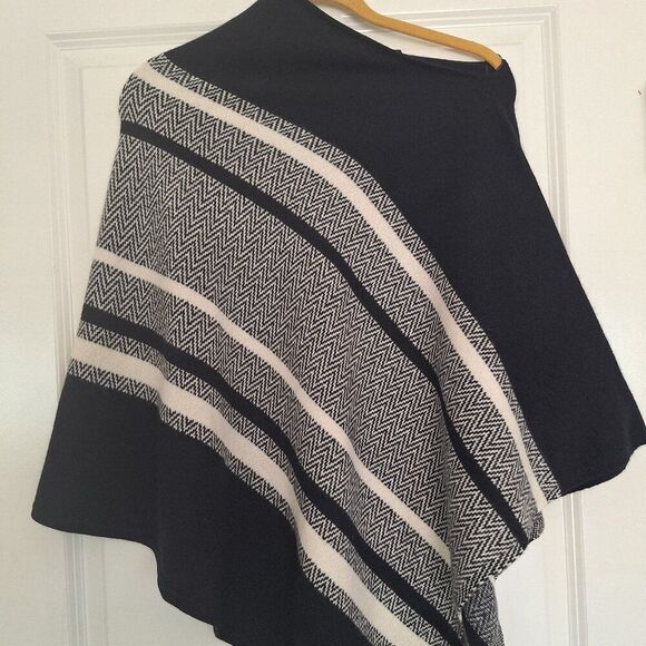 Charter Club 100% Cashmere Poncho – Black & Cream One Size - Picture 1 of 6